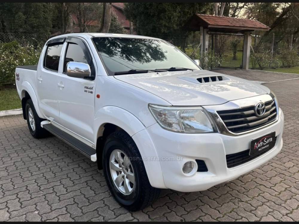 TOYOTA - HILUX - 2014/2014 - Branca - Sob Consulta