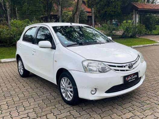 TOYOTA - ETIOS - 2012/2013 - Branca - Sob Consulta