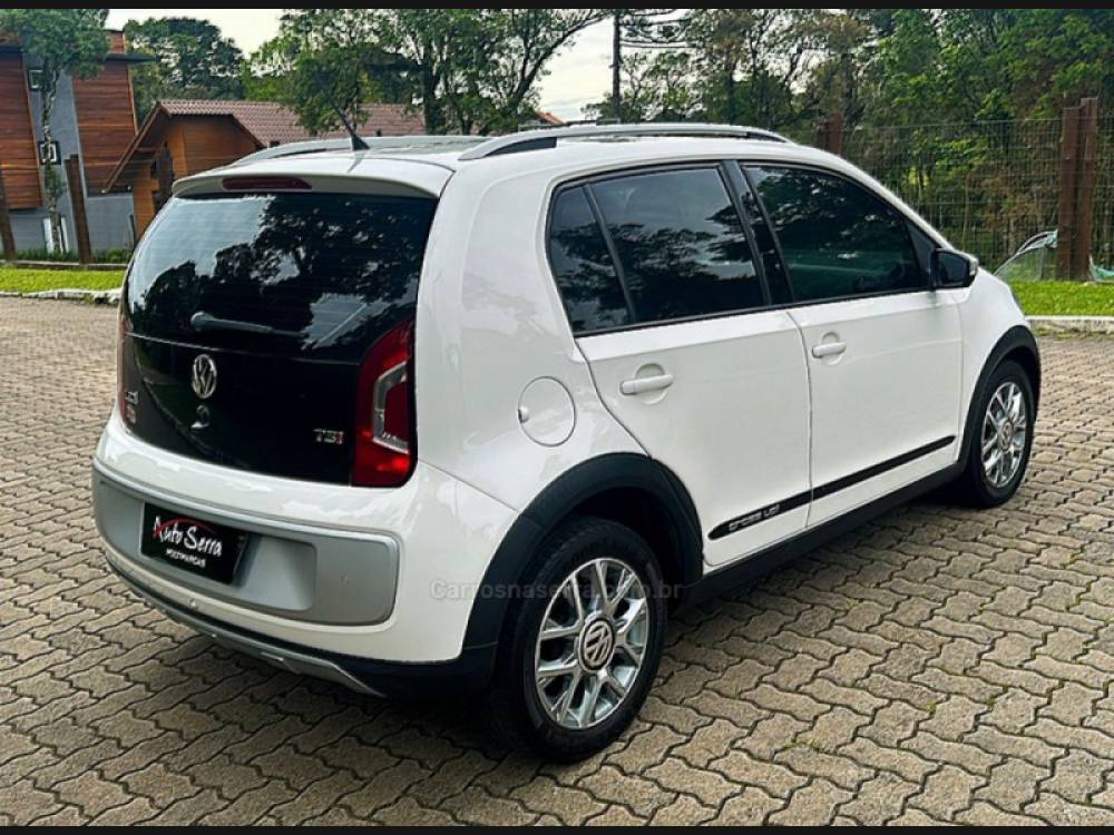 VOLKSWAGEN - UP - 2015/2016 - Branca - Sob Consulta