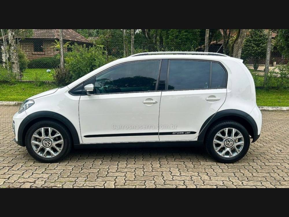 VOLKSWAGEN - UP - 2015/2016 - Branca - Sob Consulta