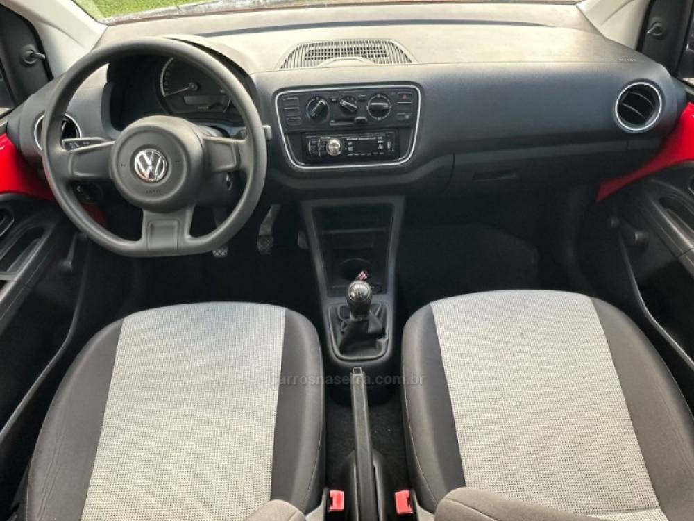 VOLKSWAGEN - UP - 2014/2015 - Vermelha - Sob Consulta