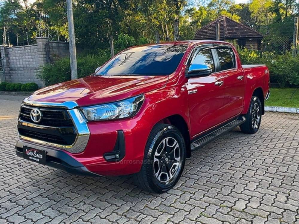 TOYOTA - HILUX - 2022/2022 - Vermelha - Sob Consulta